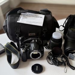 Nikon D5000 DSLR Camera + AF-S DX VR 55-200mm Lens
