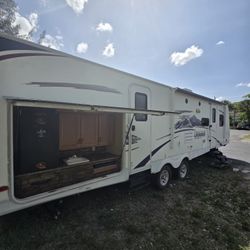 2011 Lacrosse 35 Touring Edition