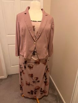New Elegant pink floral dress with matching blazer, size:XL $40 cash only. Cross posted