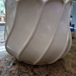 Ceramic Decorative Pot/Planter