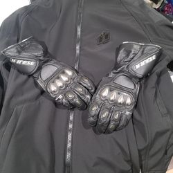 Icon jacket with Hoodie and Dianese Track Gloves