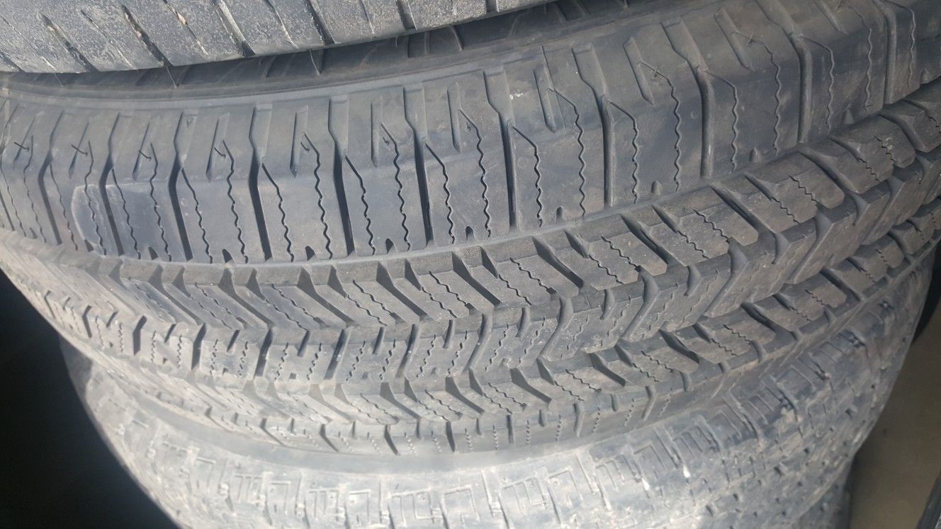 Used mixed brands tires