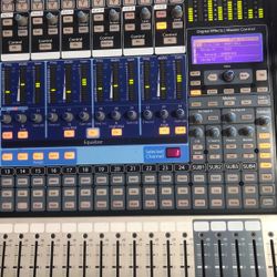 Presonus Studio Live 24.4  Recording mixer