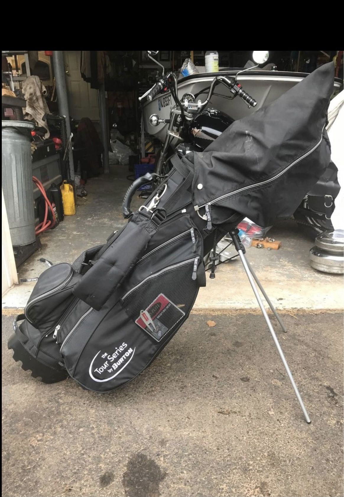 PENDING-Full RH Golf Clubs With Accessories 