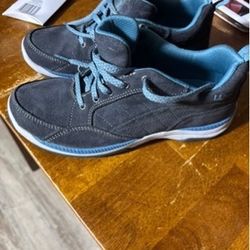 Women’s 7.5 Tennis Shoes Worn 1x