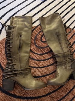 Tan Leather Pointed-Toe Ankle Boots - Women's 7
