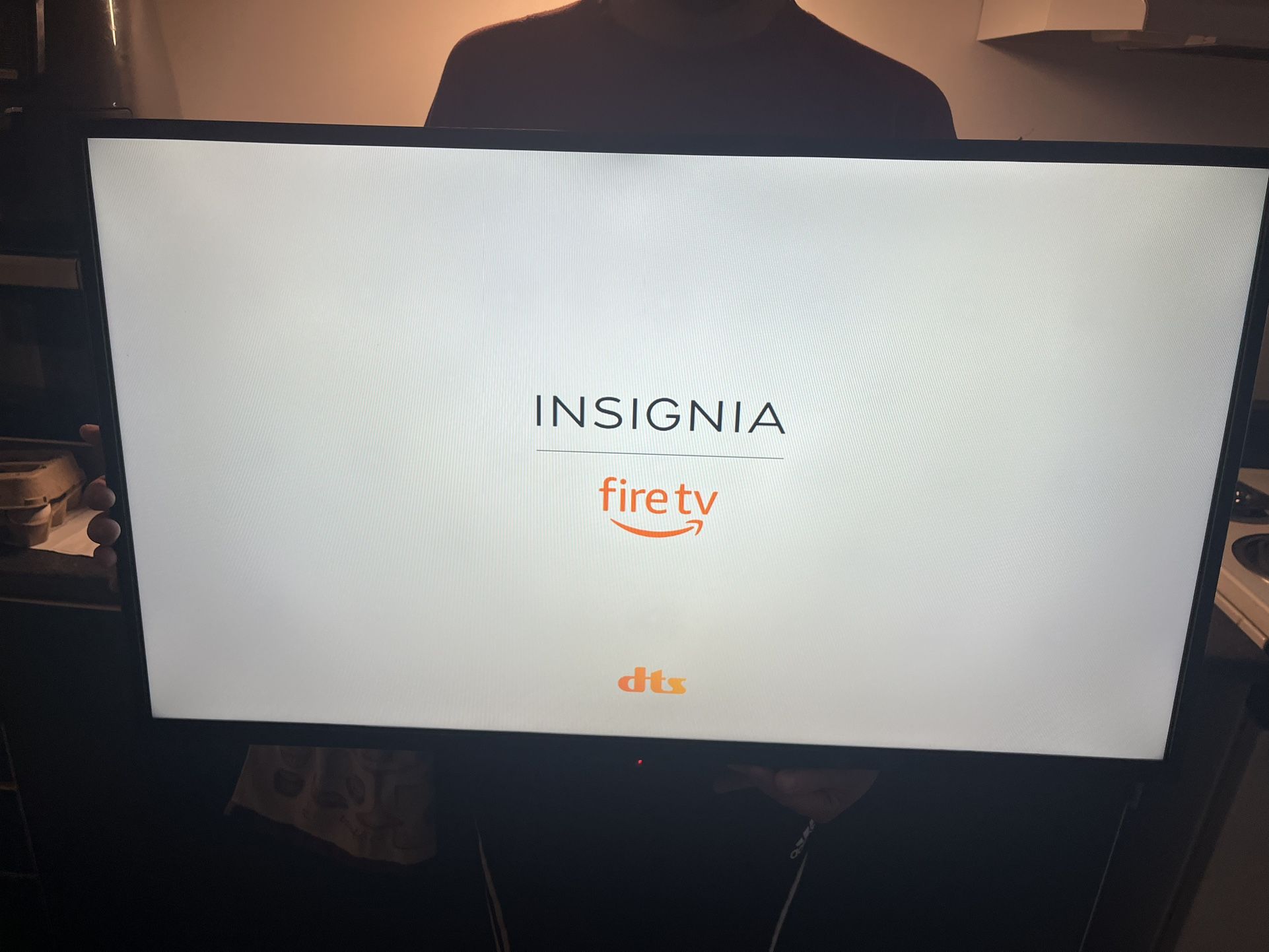 INSIGNIA 39-inch Class F20 Series Smart HD 720p Fire TV With Wall Mount