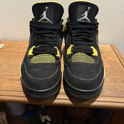 Jordan Retro Thunder 4 
