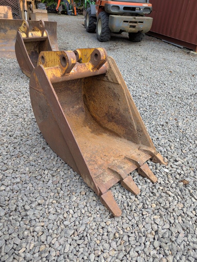 24" John Deere Backhoe Bucket 