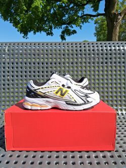 New Balance 1906 Sneakers