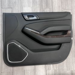 15-20 CHEVY TAHOE FRONT RIGHT PASSENGER SIDE DOOR PANEL TRIM COVER OEM
