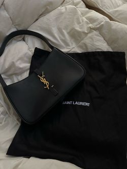 Saint Laurent Le 5 à 7 Shoulder Bag