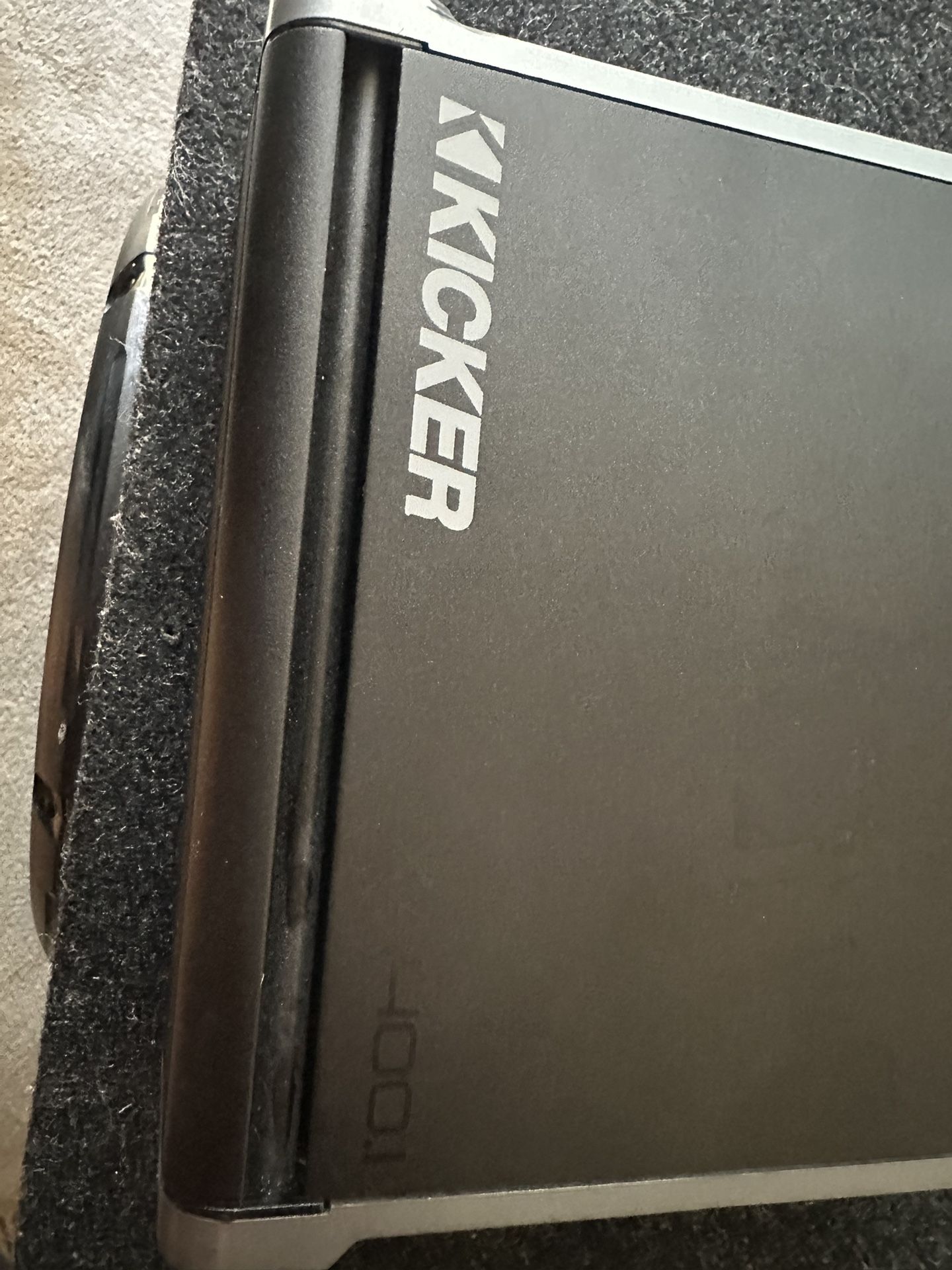12” Pioneer Sub Woofer Kicker Amp