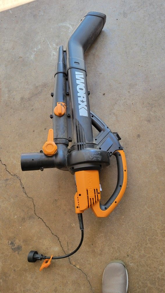 Leaf Blower 