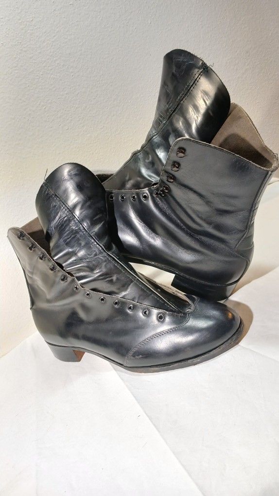 Size 12m13w Hyde Skate Boots