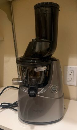 Kuvings Whole Slow Juicer B6000 (ULD-622NB) – Like New, Barely Used + Full Accessory Set