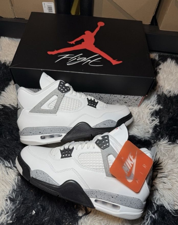 Jordan 4' White Cement