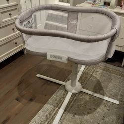 Halo Bedside Bassinet - GREAT condition