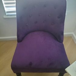 Purple Tuffed Velvet Chair