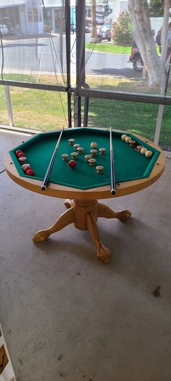 Bumper pool game table
