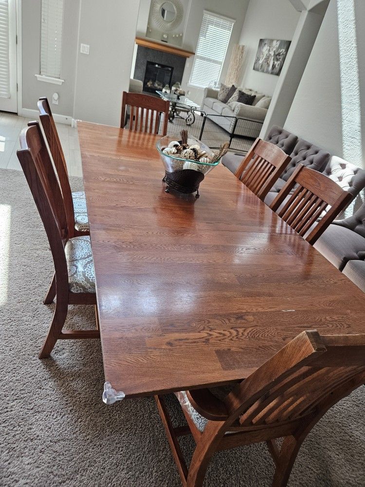 Wood Dining Room table and chairs