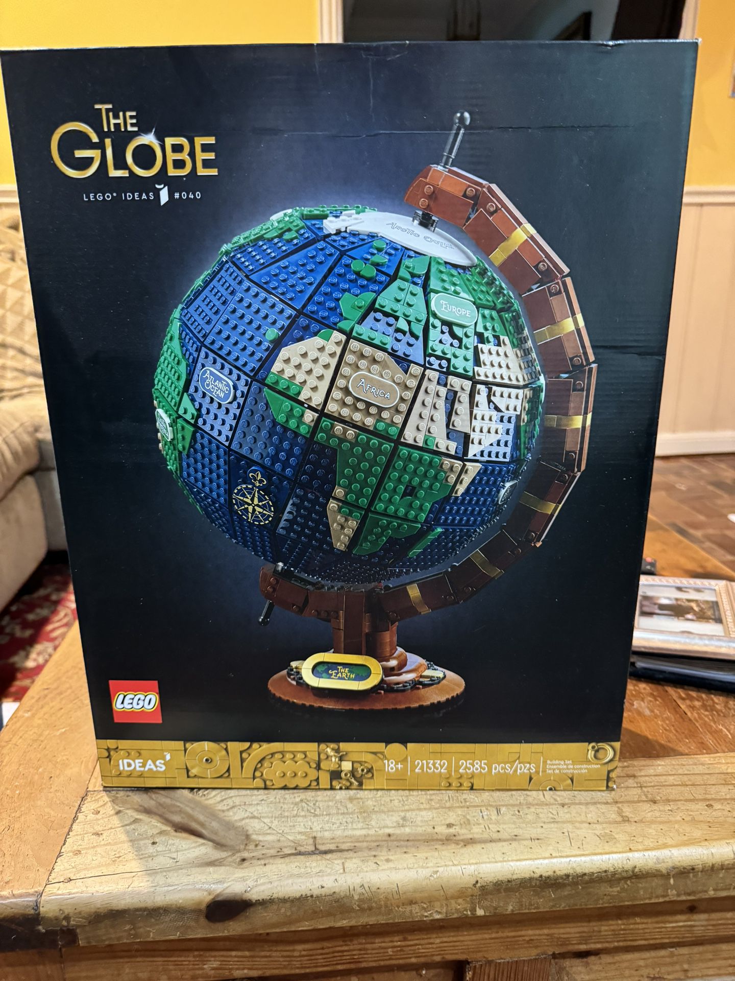 LEGO Ideas The Globe 21332 Building Kit (2585 Piece)