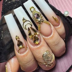 Mary Nails 