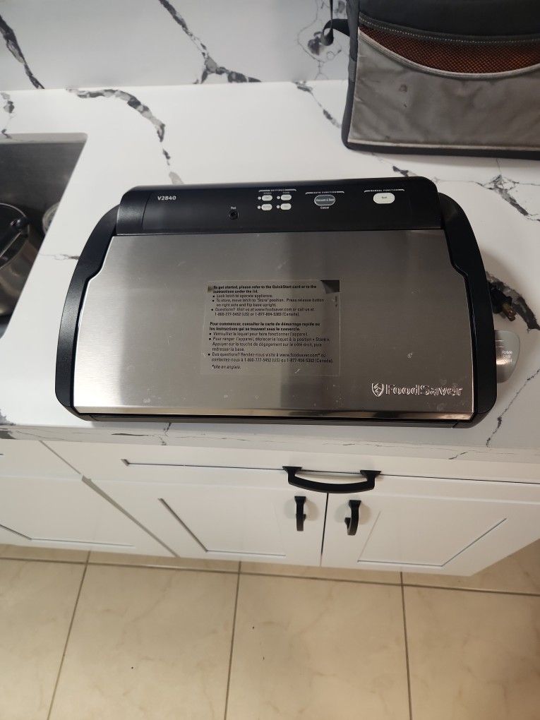 Foodsaver V2840 Vacuum Sealer