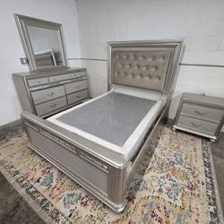 Silver and Crystal Queen Bedroom Set
Delivery Available!
