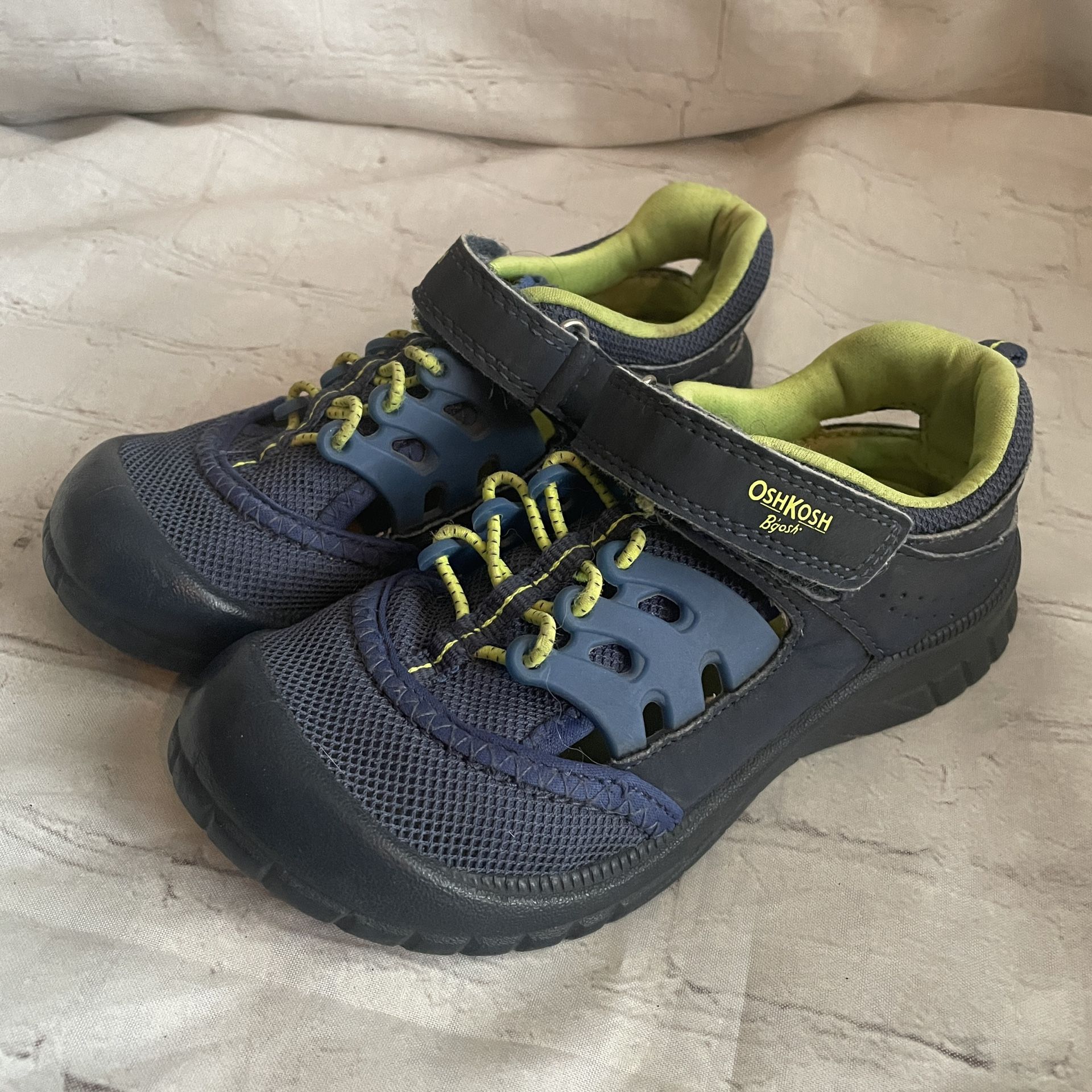Oshkosh B’Gosh Boy’s Sandals Water Shoes Kids Sz 12