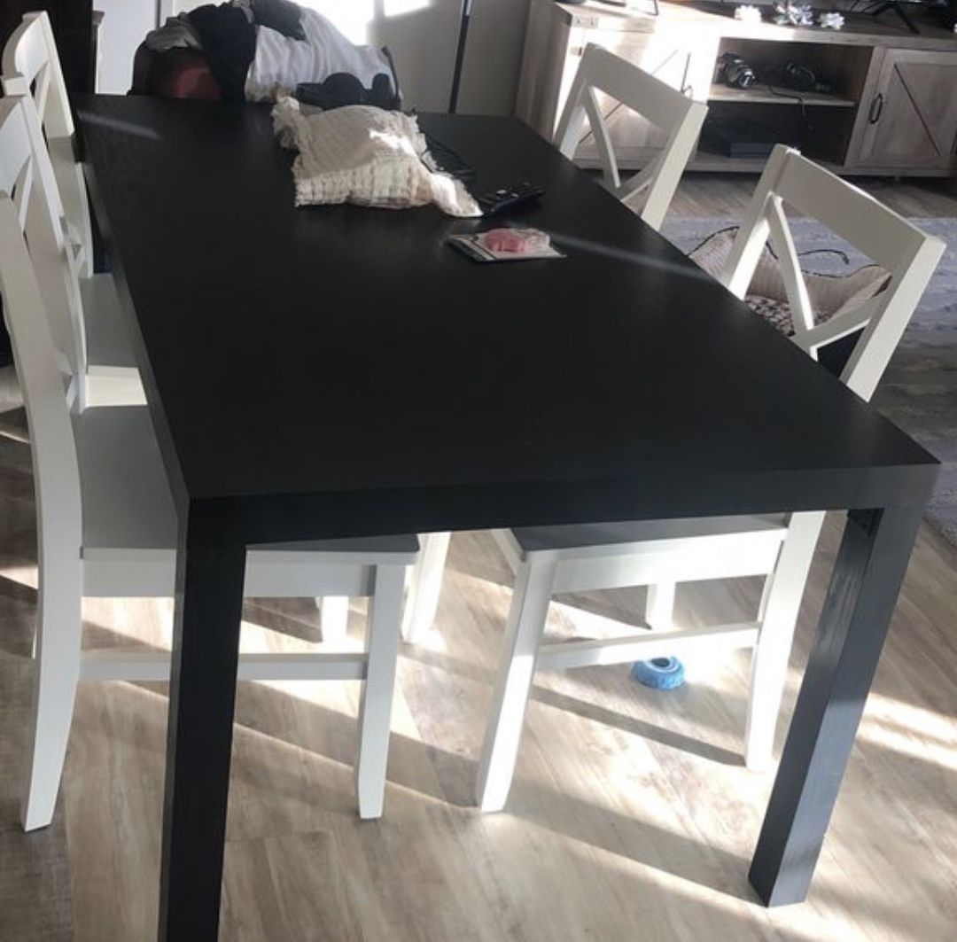 Black Dining Table (BRAND NEW IN BOX)