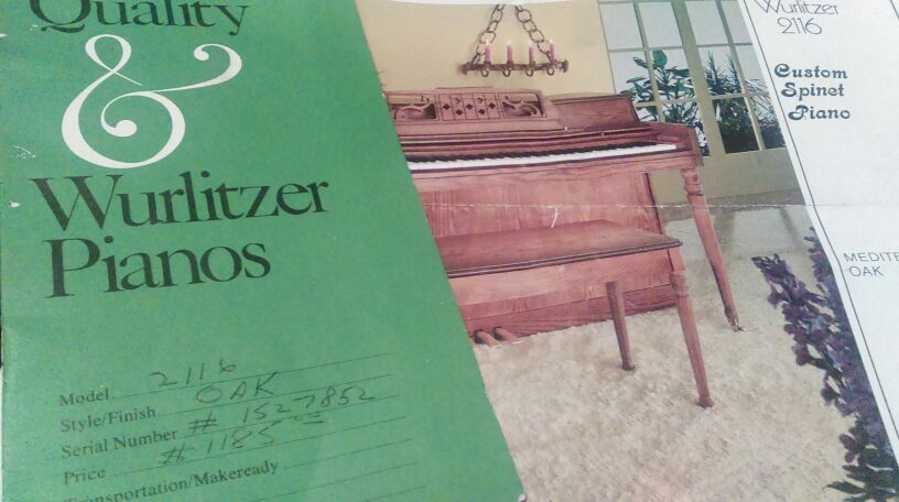 Wurlitzer 2116 Spinet Piano