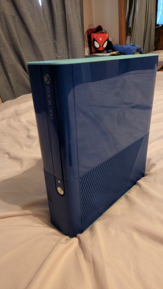 Xbox 360 No Cords Or Controller Mint Condition