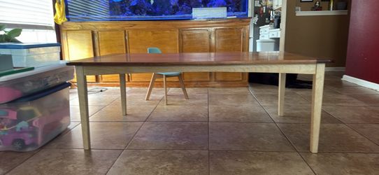 Kids craft table and 4 chairs.