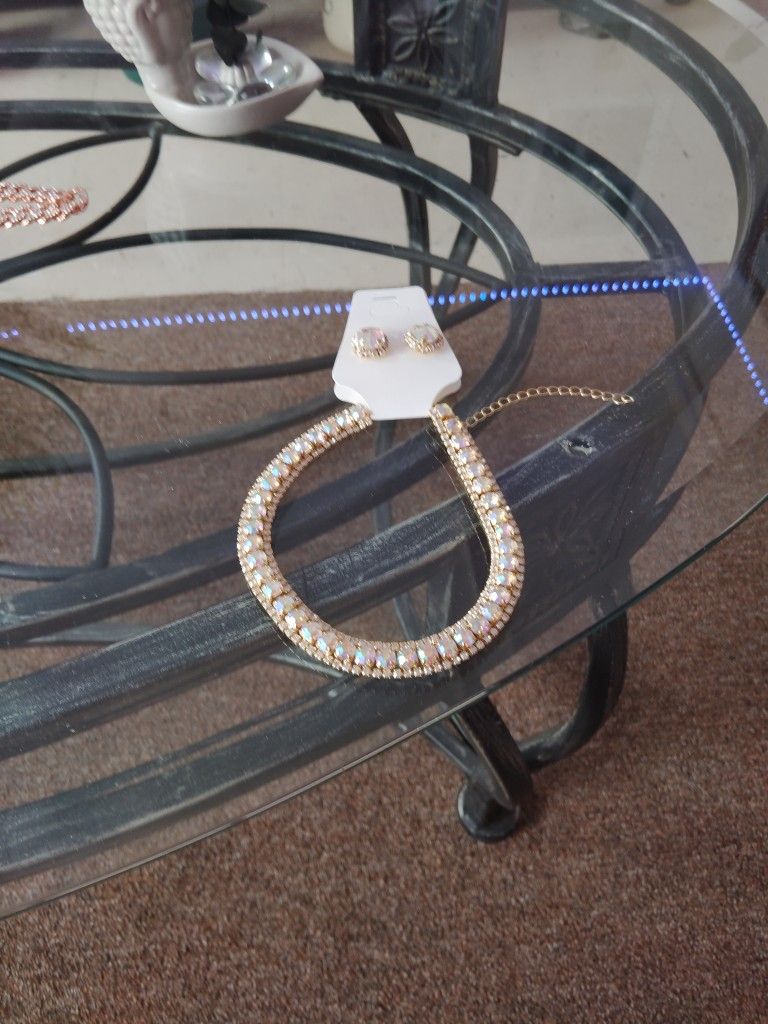 Gargantilla Para Mujer Con Pantallas