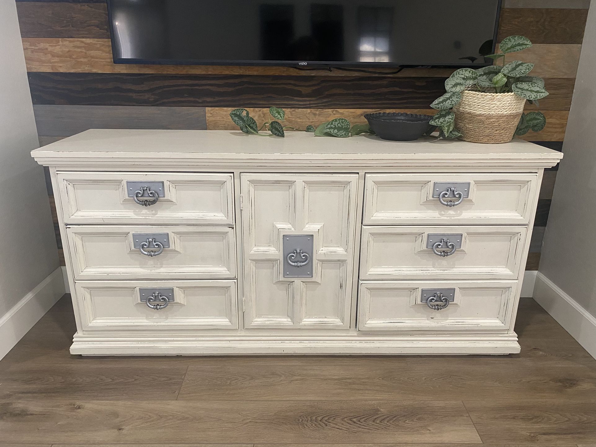 TV Console/Buffet/Dresser