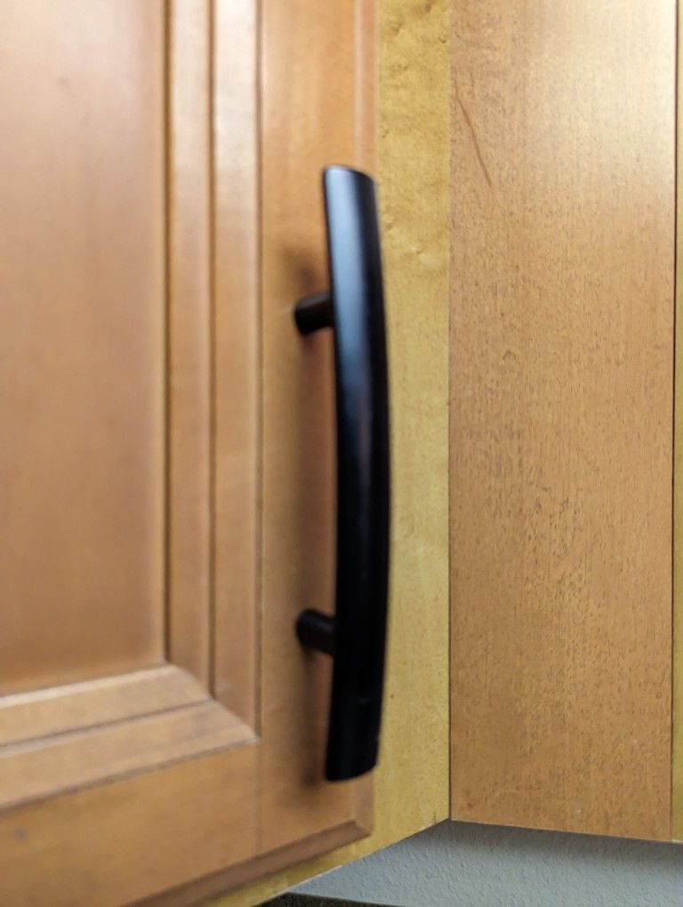 24 Cabinet Handles / Drawer Pulls