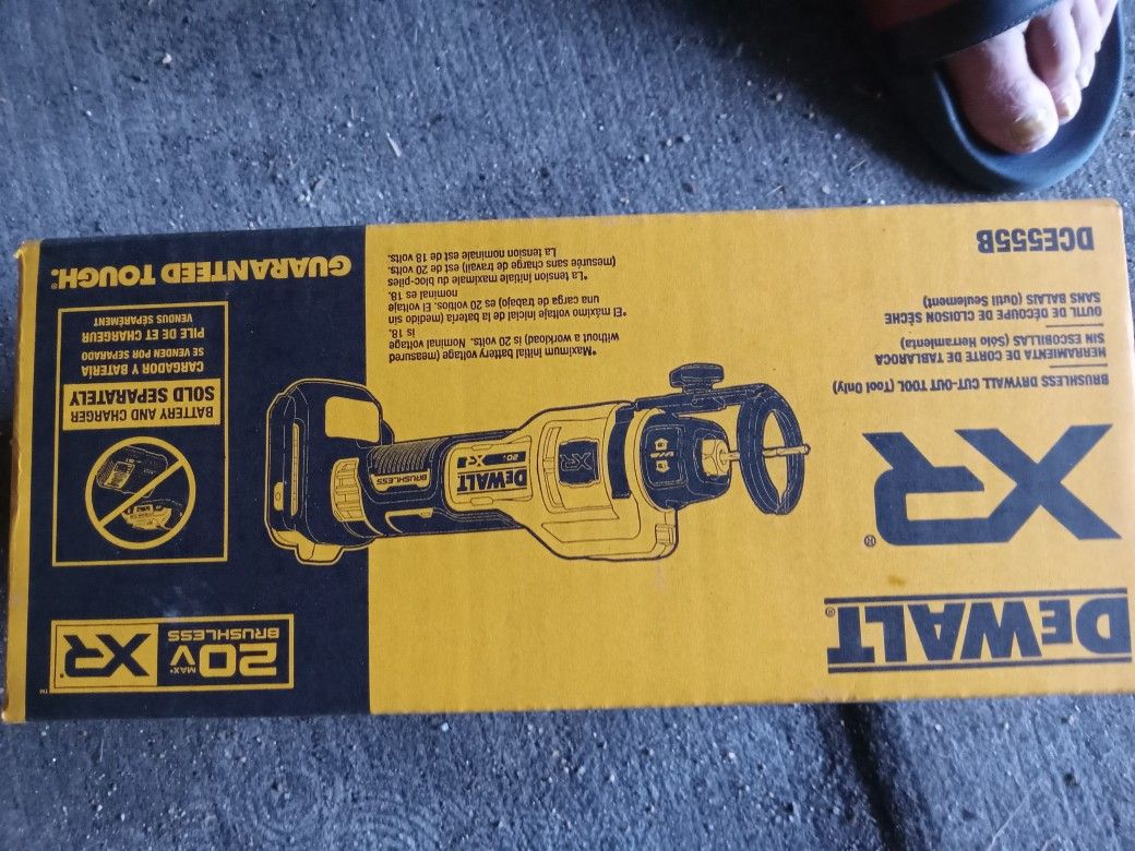 Dewalt 20v Max Brushless Drywall Cut-out Tool for Sale in Merrimack, NH -  OfferUp