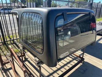 Great condition hard top fits 1(contact info removed) Jeep wrangler