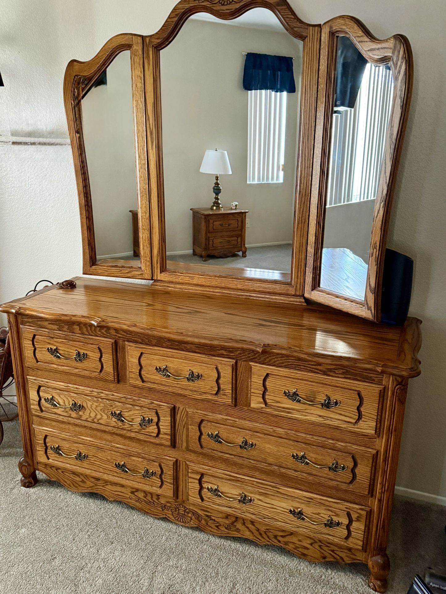 OAK FURNITURE