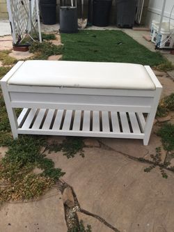 Entryway storage  bench