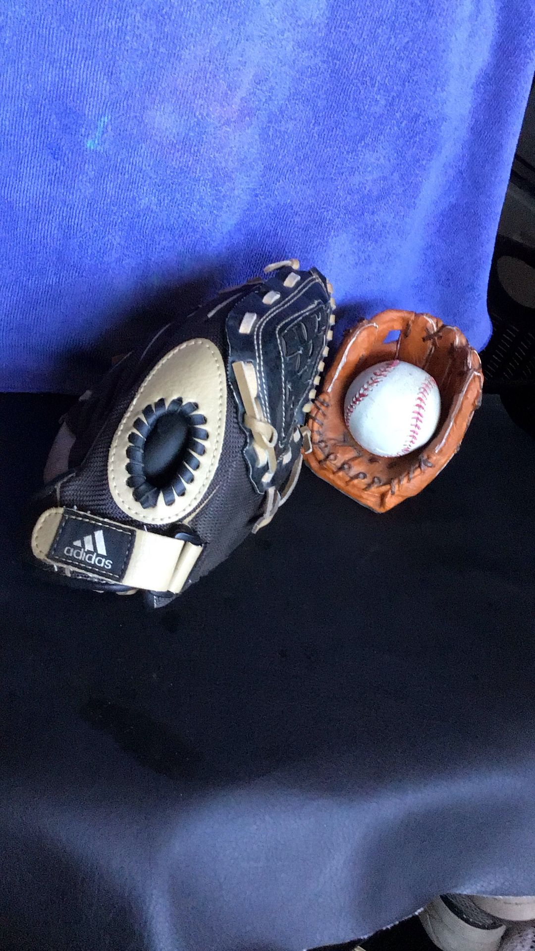 Adidas Kids Baseball Glove Size 10.5 “