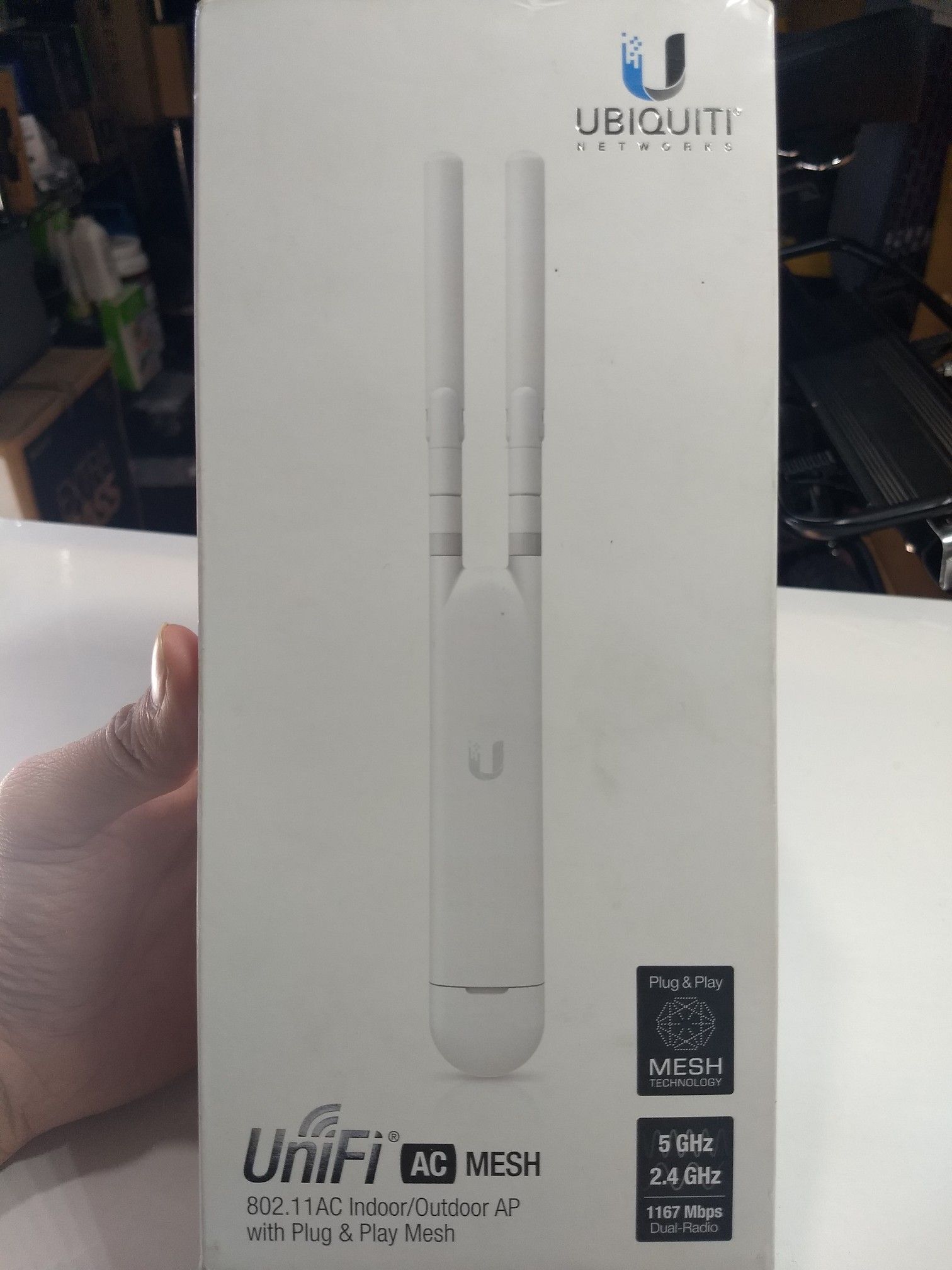 Outdoor waterproof router / wifi range extender 'Ubiquiti UAP-AC-M-US Unifi Mesh Access Point'