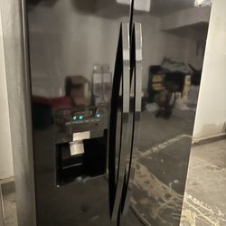 Black stainless steel refrigerator