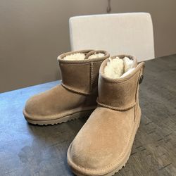 Girls Uggs 