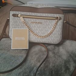 MICHAEL KORS CROSSBODY LEATHER PURSE 