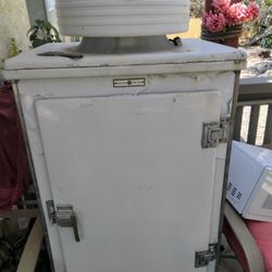 Antique General Electric Refridgerator