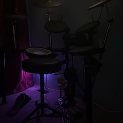 Roland TD-4 V-Drum Set