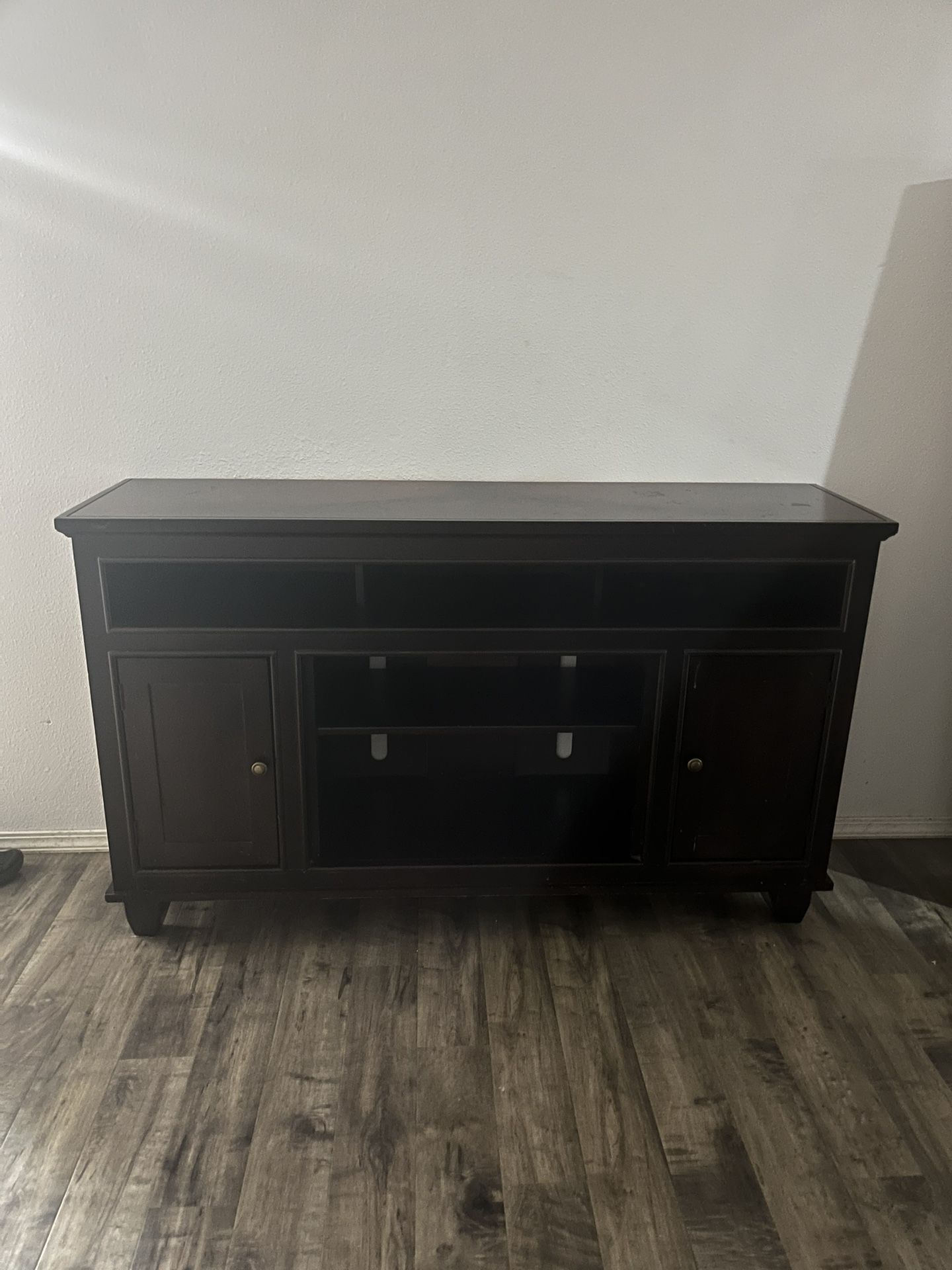 Used Tv Stand Good Condition 5w 17in Deep And 3feet Tall