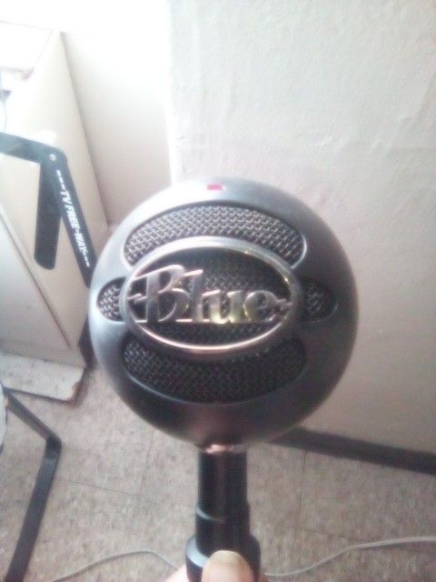 Snowball Ice Blue Podcast Microphone